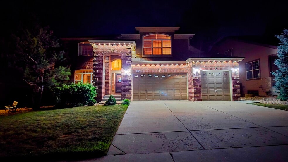 Holiday Lights - 1048 Orion Way