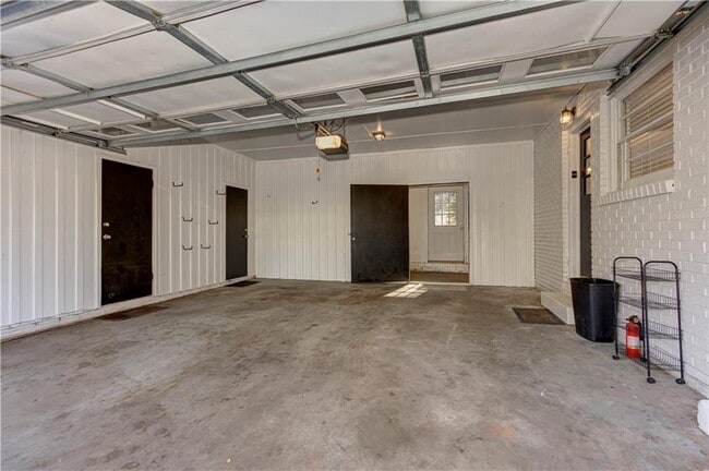 Building Photo - 465 Windsor Parkway