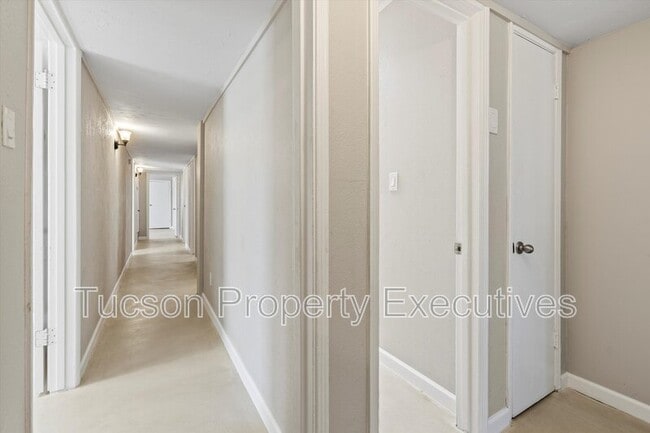 Building Photo - 3317 N Howard Blvd