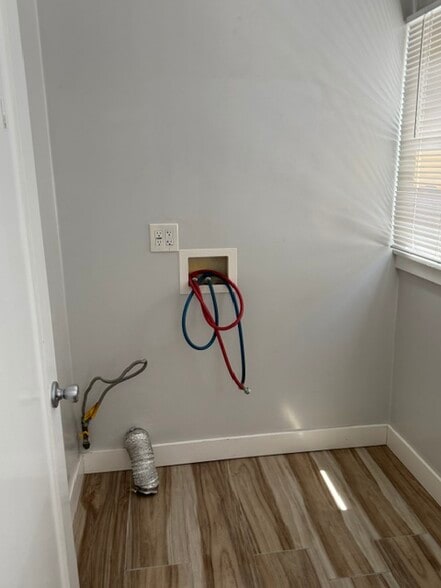 Launry hook ups in own room - 226 N Brighton St