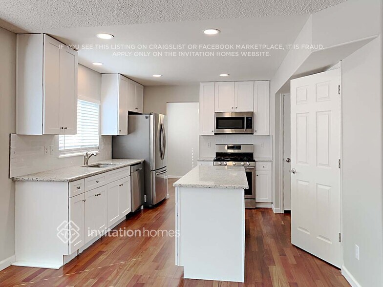 Building Photo - 980 Ancestra Dr