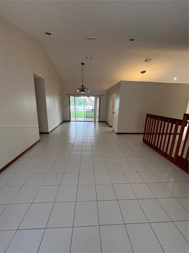 Building Photo - 1652 Egret Rd