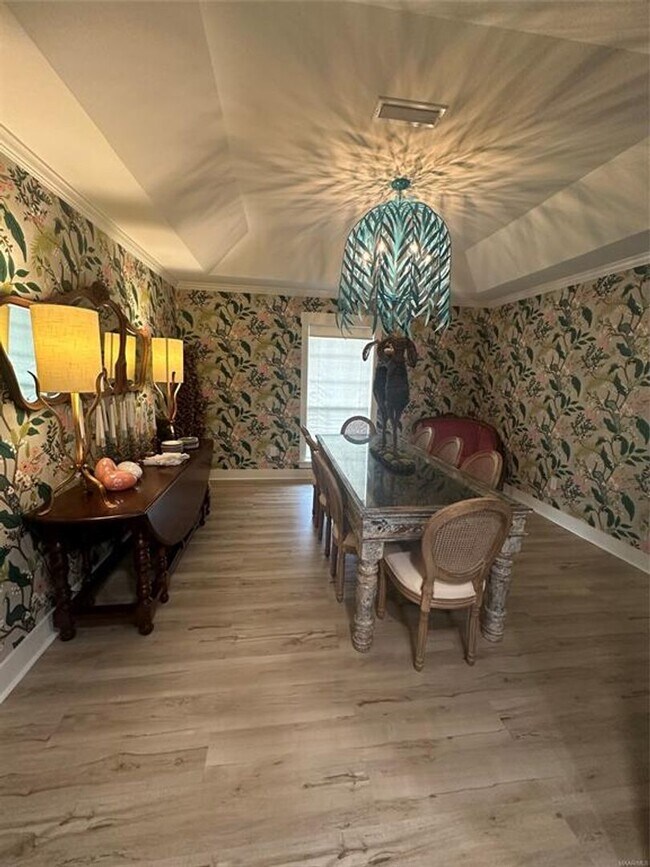 Building Photo - Available December!