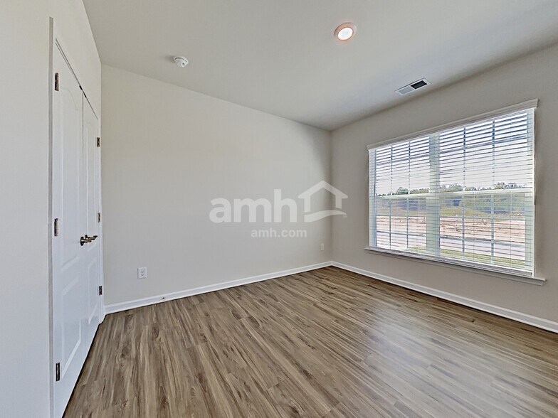 Building Photo - 14302 Hugh Dixon Way