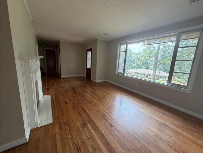 Building Photo - 11 Brookside Dr