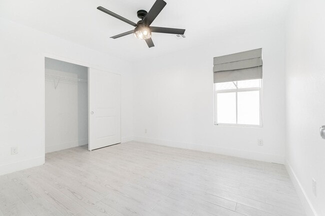 Building Photo - Immaculate 4 bedroom, 2 and 1 3/4 bath home located in the exclusive Master Planned Community Ins...