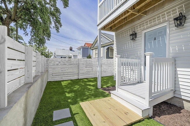 Building Photo - 22 Nunan St