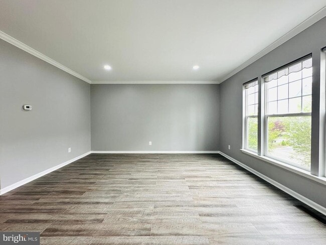 Building Photo - 106 Notions Ct