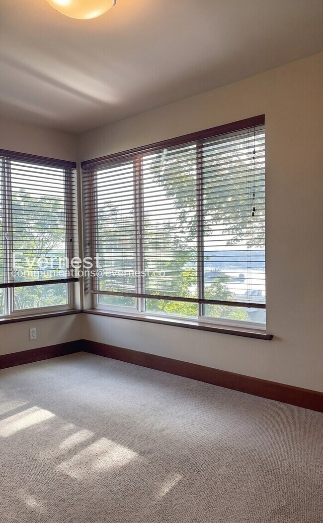 Building Photo - PROMO: Get 50% Off the First Full Month’s Rent when you Move In by 8/15/2026!/3-Bed/2.5-Bath Mode...