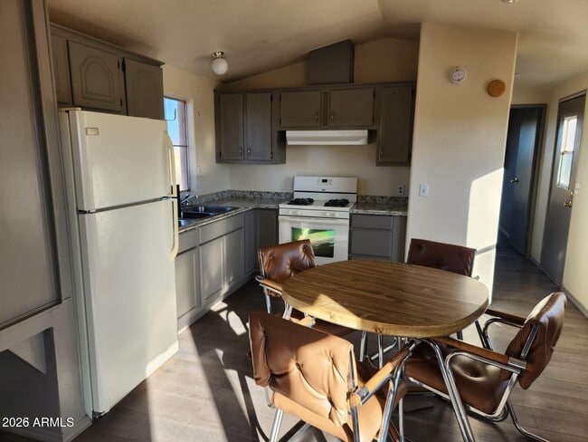 Building Photo - 4901 W Churella Trail