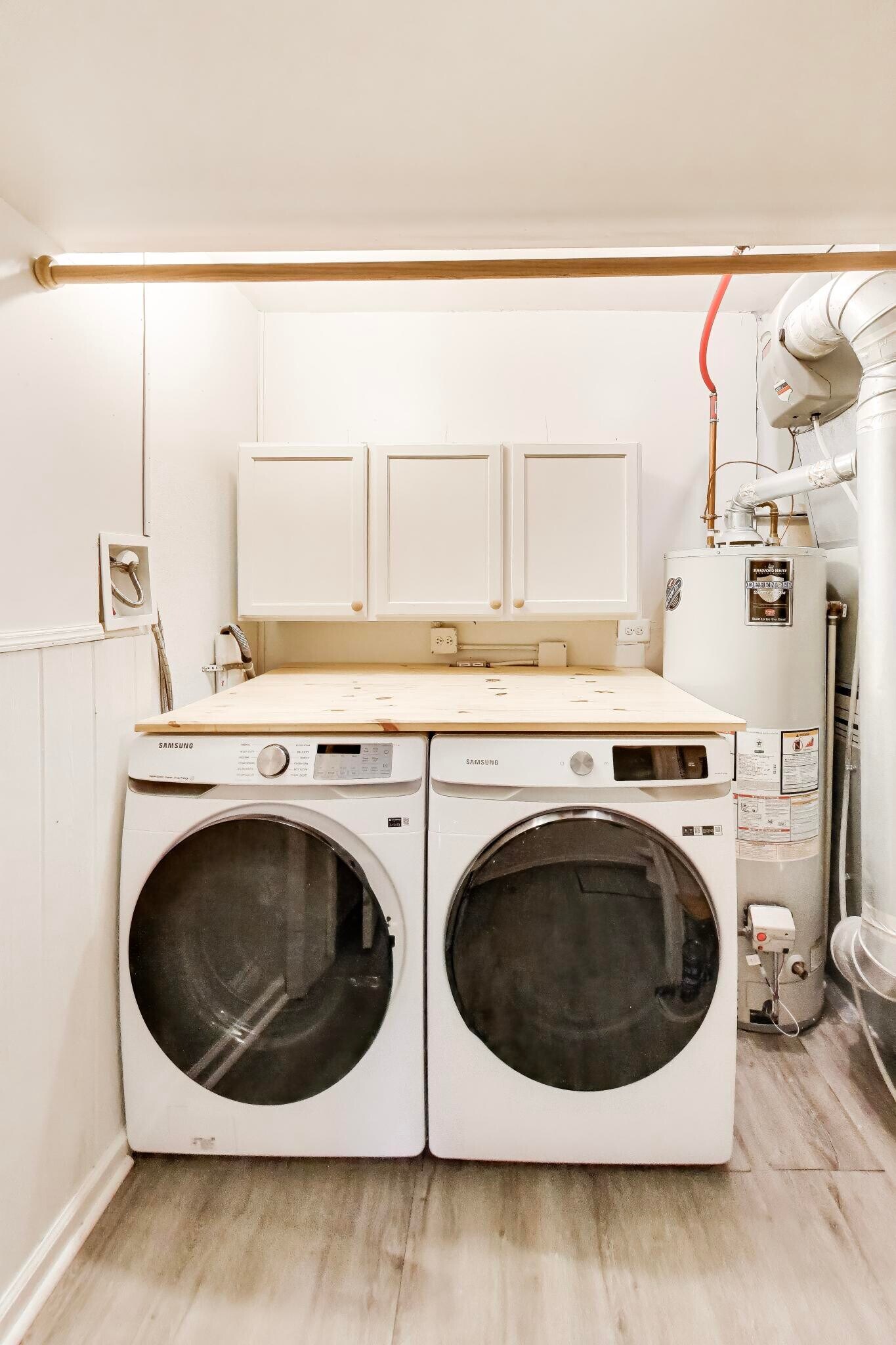 Building Photo - 306 N Schubert St