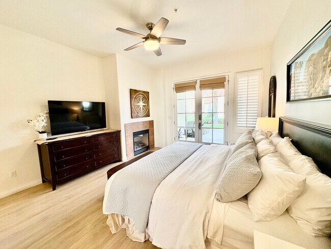 Building Photo - 77777 Tradition Dr