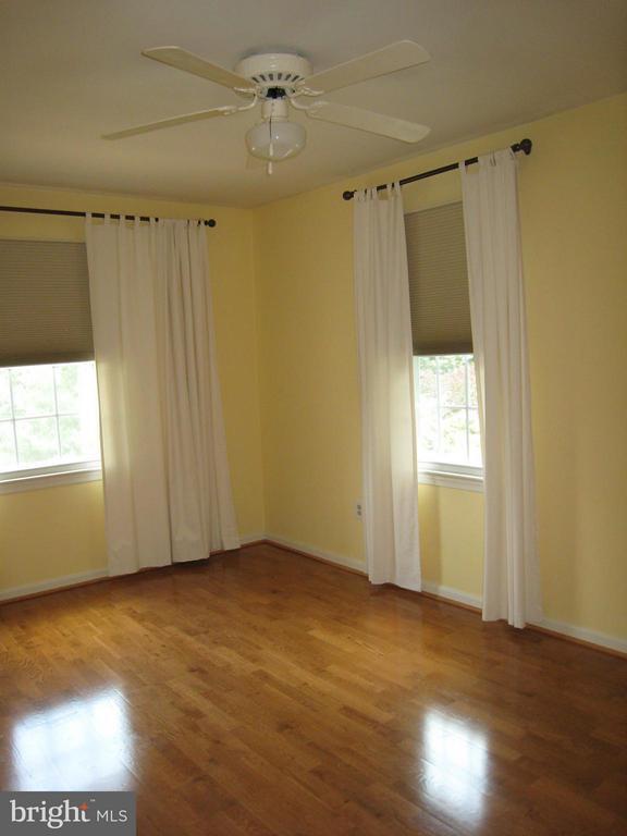 Building Photo - 4535 Sawgrass Ct