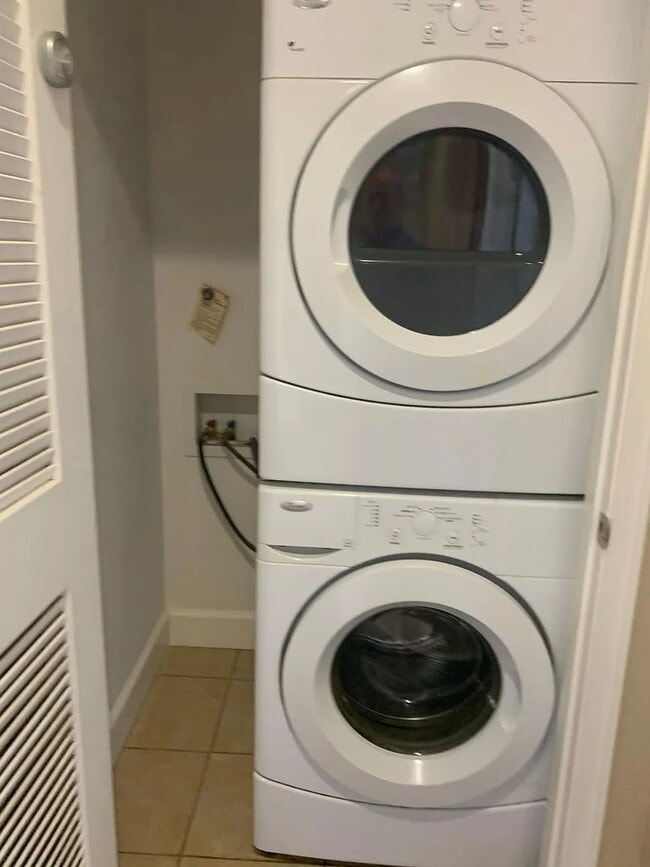 Building Photo - Charming 3/2 Craftsman Home in The Village at WestHaven (55+)