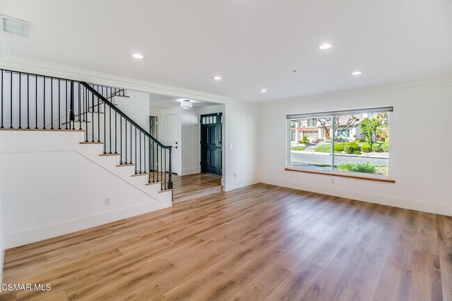 Building Photo - 6823 Castle Peak Dr