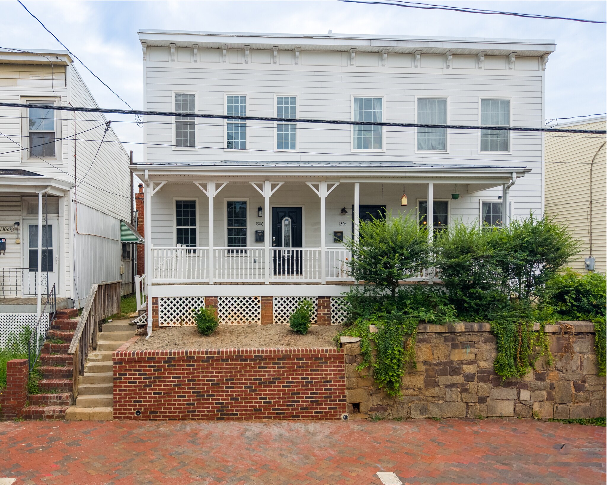 Building Photo - 1306 W Clay St