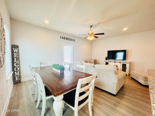 Building Photo - 7478 Shadow Lake Dr
