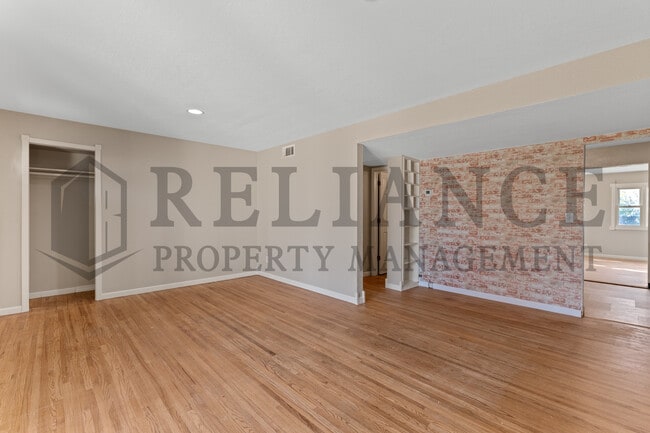 Building Photo - 1925 S Elizabeth St