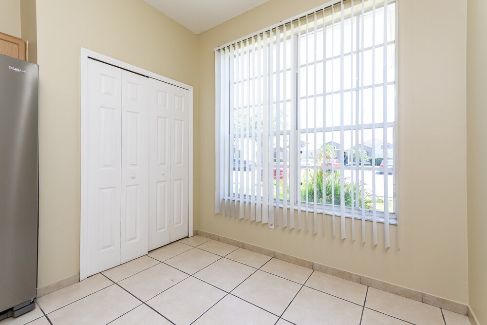 Building Photo - 14580 Laguna Beach Cir