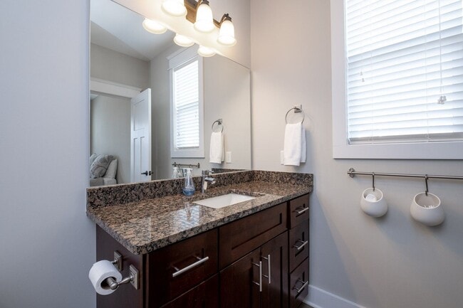 Building Photo - 1811B 6th Ave N