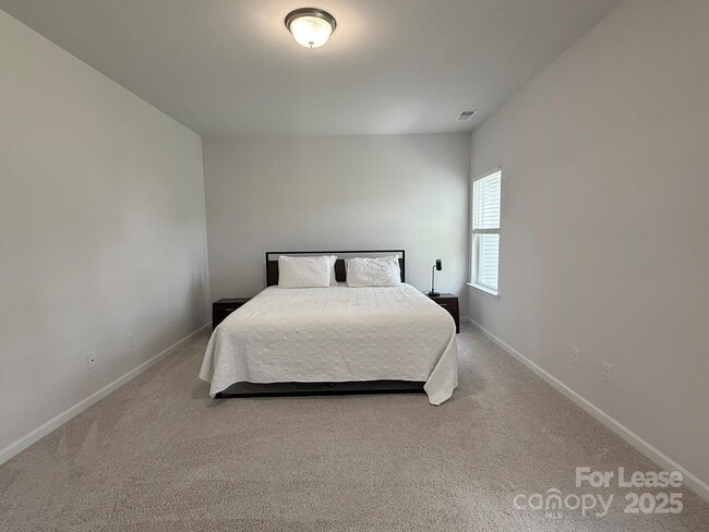 Building Photo - 6135 Moonview Ct