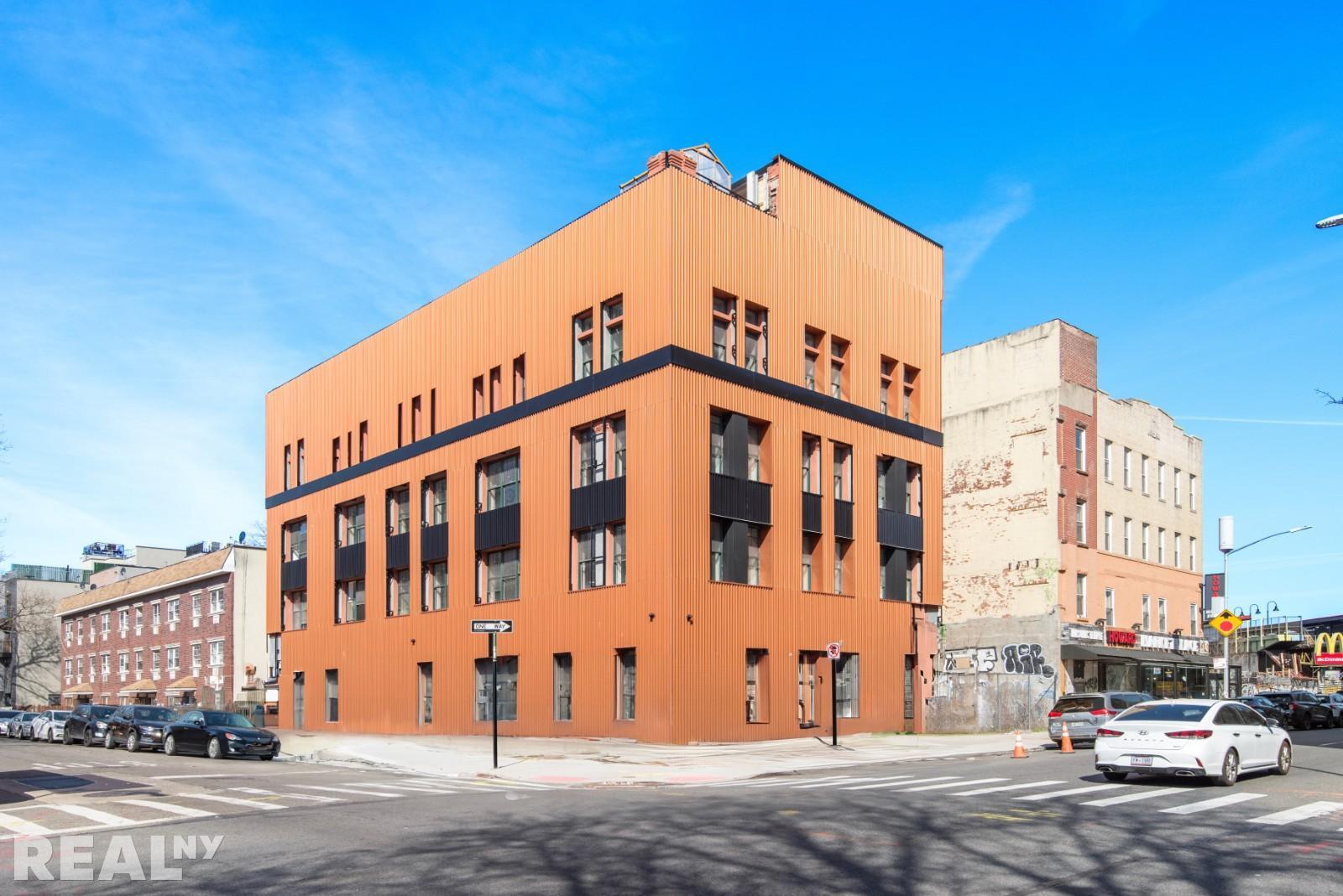 Building Photo - 16 Howard Ave