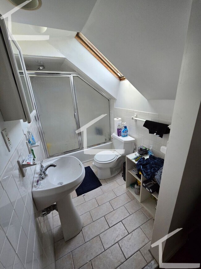Building Photo - 69 Summer St