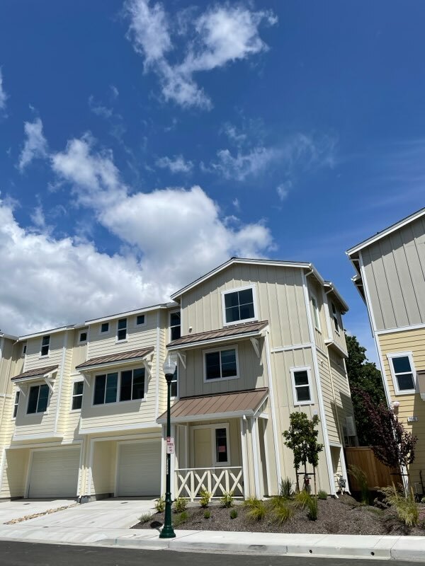 Building Photo - 2020 Elson Way