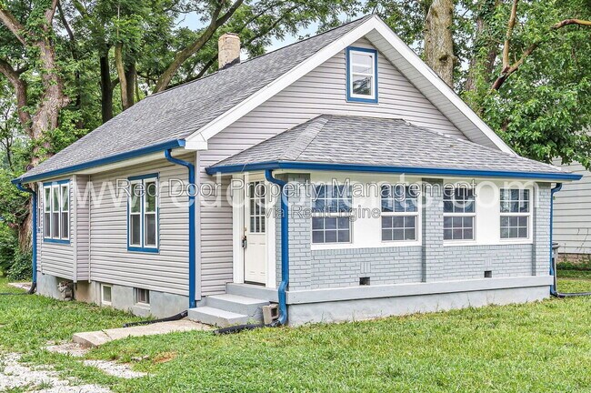 Building Photo - 3340 N Sherman Dr