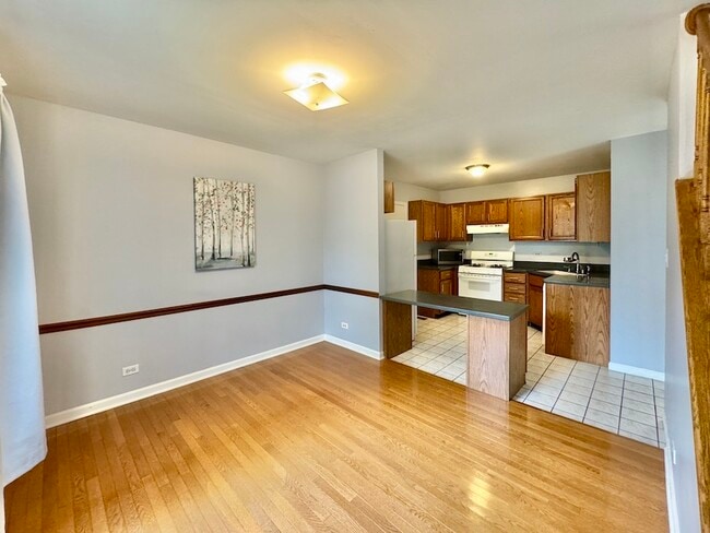 Building Photo - 2760 College Hill Cir