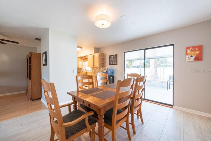 Building Photo - 6818 Robinswood Ln