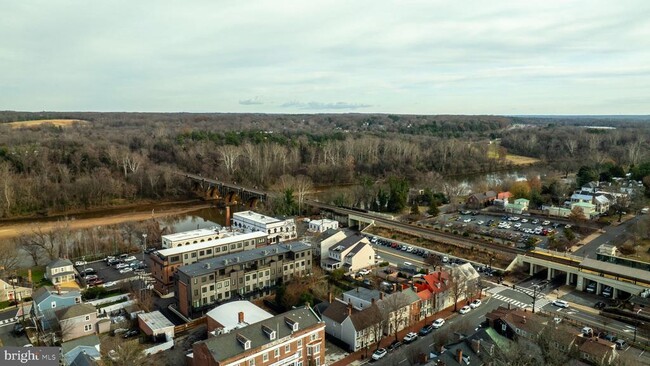 Building Photo - 105 Lafayette Blvd