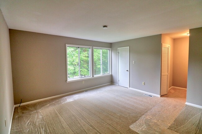 Building Photo - 449 Colonial Ridge Ln