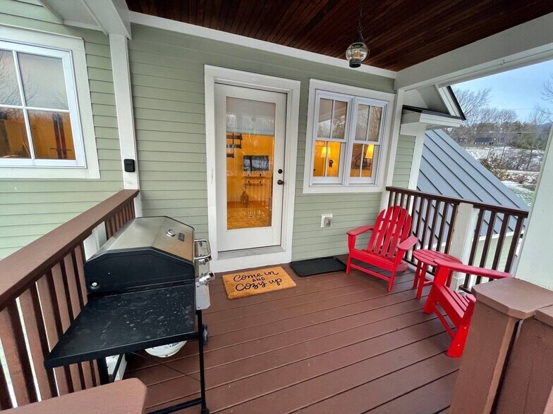 Deck - 15 Coopers Lndg