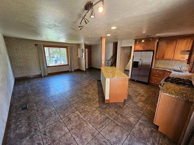 Building Photo - Charming 3-Bed, 2-Bath Tri-Level Home with Spacious Backyard & Gazebo