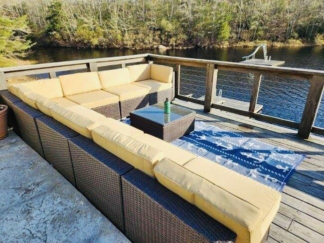 Building Photo - 39 Berrie Ln