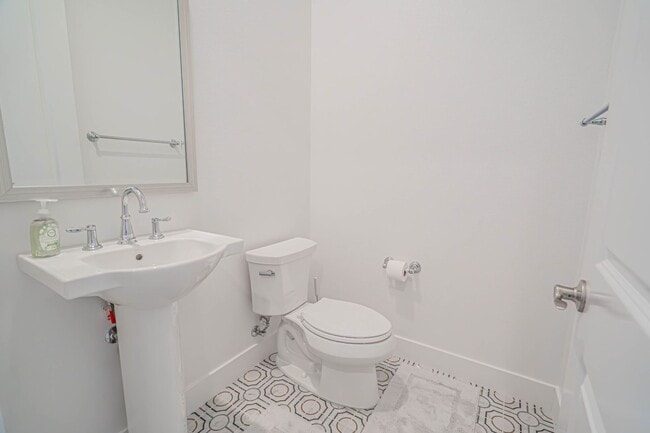 Building Photo - Luxury Smart Home with Green Belt Views in Tesoro Highlands!