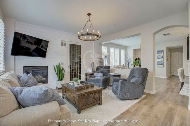 Building Photo - Upgraded Lincoln Crossing Oasis | Walking distance to MANY ammenities