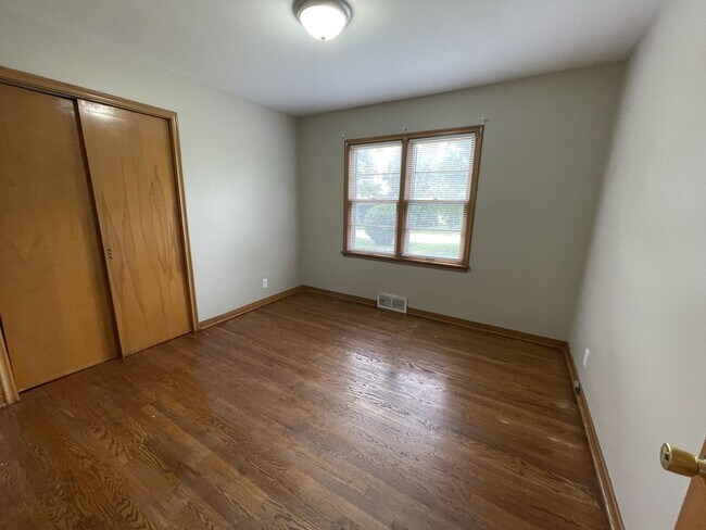 Building Photo - 5015 Marinda St