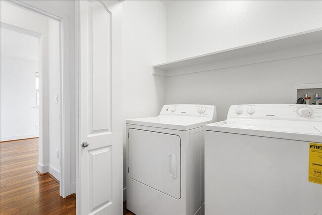 Building Photo - 6028 Old Quarry Loop