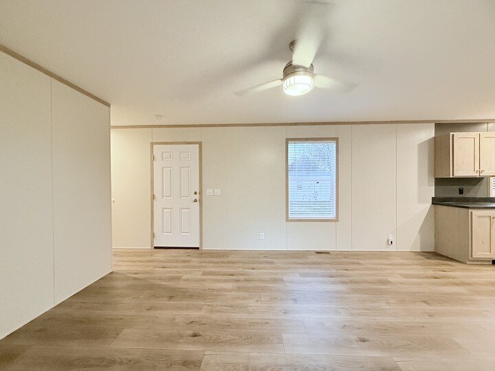 Building Photo - 29752 Jamestown Dr