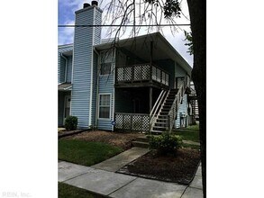 Building Photo - Thalia Station