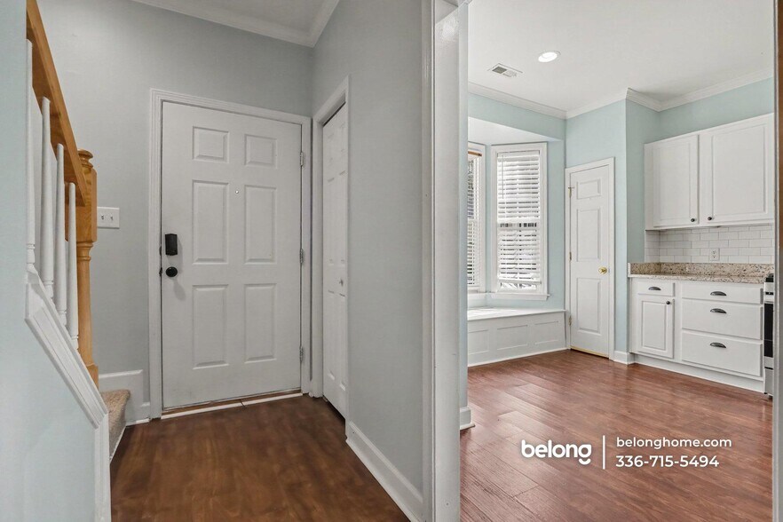 Building Photo - 2210 Trailwood Valley Cir
