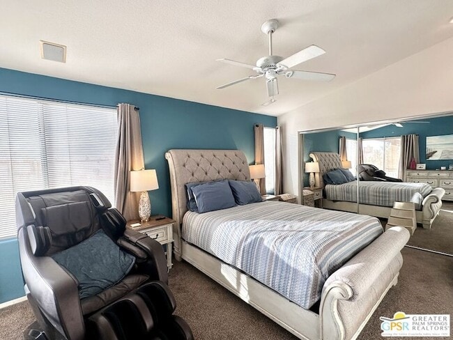 Building Photo - 9939 Vía Real