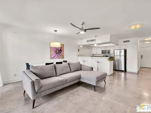 Building Photo - 1655 E Palm Canyon Dr