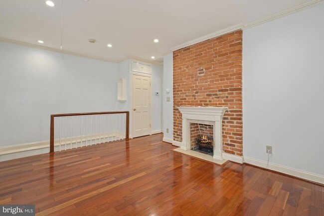 Building Photo - 1241 30th St NW
