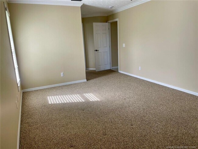 Building Photo - 1397 SW 24th Ln