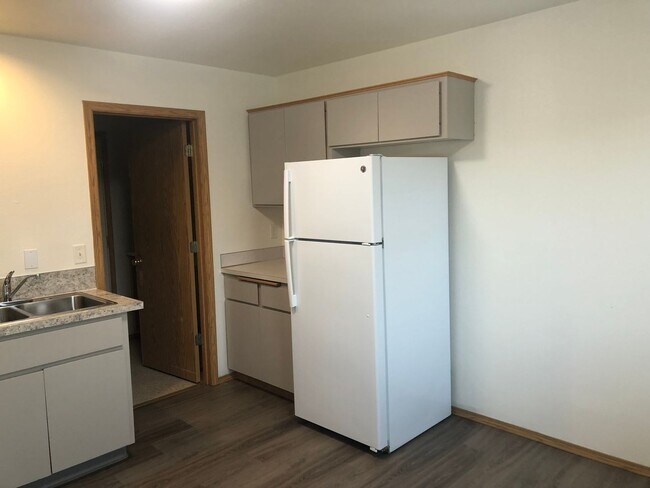 Building Photo - 226 S 59th St