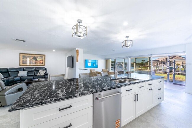 Building Photo - 149 Crescent Dr