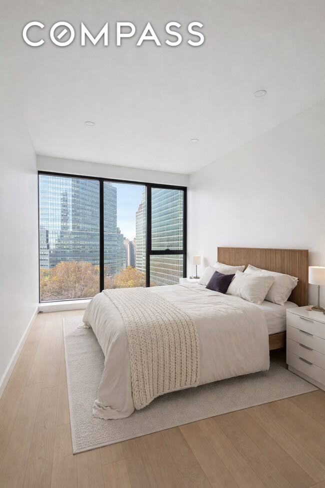 Building Photo - 45-07 Ct Square W